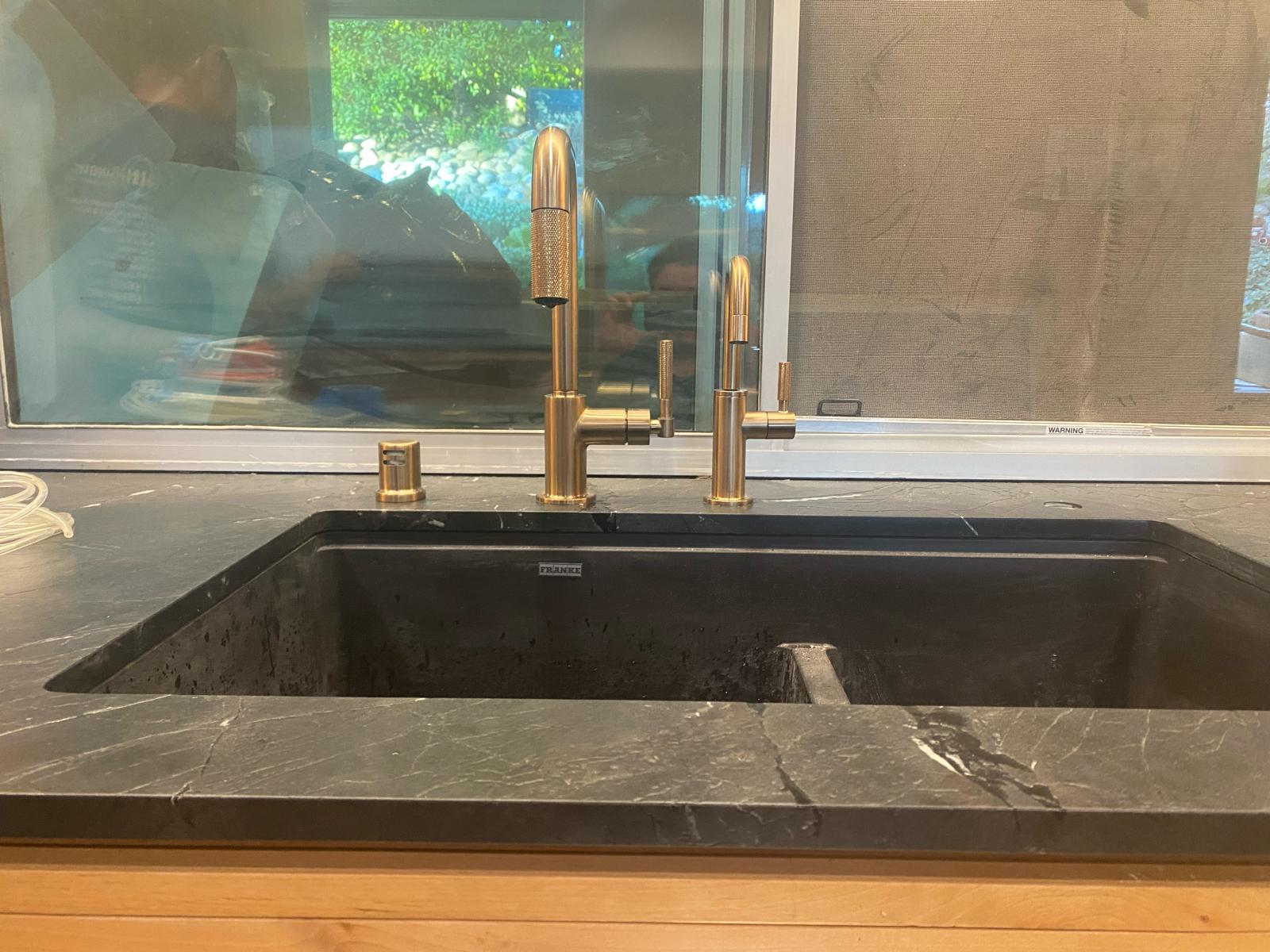 Modern shower remodel by SoCal Emergency Plumbing Orange